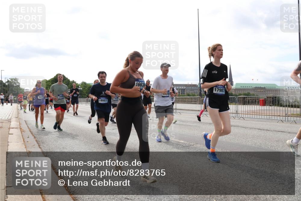 29.06.2025 - hella hamburg halbmarathon Lena Gebhardt http://msf.ph/oto/8283765 29.06.2025 10:20:43 Lombardsbrücke 5625, 18908, 18007, 2834, 16638, 17987, 1011, 1046, 1069, 1471, 1474, 2053, 2101, 2325, 2478, 2834, 2923, 2945, 3247, 3434, 3733, 3781, 3813, 3842, 4082, 4154, 4166, 4288, 4350, 4422, 4614, 4754, 4869, 5041, 5181, 5625, 5831, 5937, 6608, 6951, 7018, 7101, 7131, 7739, 8025, 8113, 8462, 8588, 8724, 8940, 9005, 9011, 9136, 9236, 9722, 9873, 9981, 10041, 10050, 10350, 10414, 10585, 10595, 10613, 10647, 10754, 11100, 11145, 11603, 11835, 11995, 12844 meine-sportfotos.de