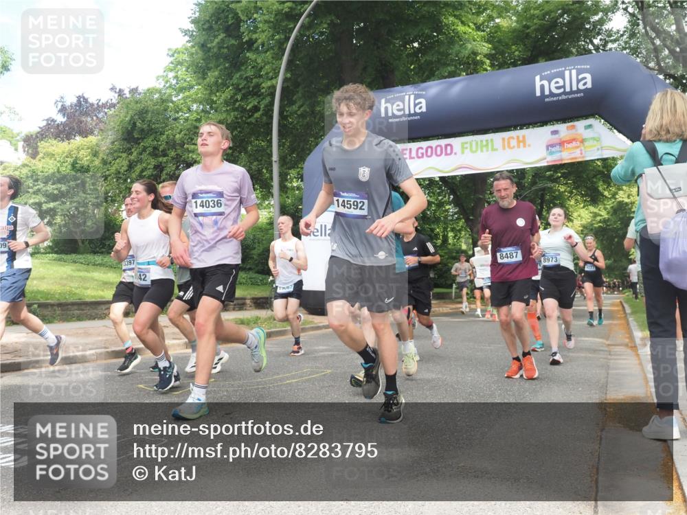 29.06.2025 - hella hamburg halbmarathon KatJ http://msf.ph/oto/8283795 29.06.2025 10:41:04 Zwischen KM18-KM19 1030, 1482, 1727, 1870, 2070, 2346, 2910, 3096, 3819, 5259, 5866, 6942, 7864, 8487 meine-sportfotos.de