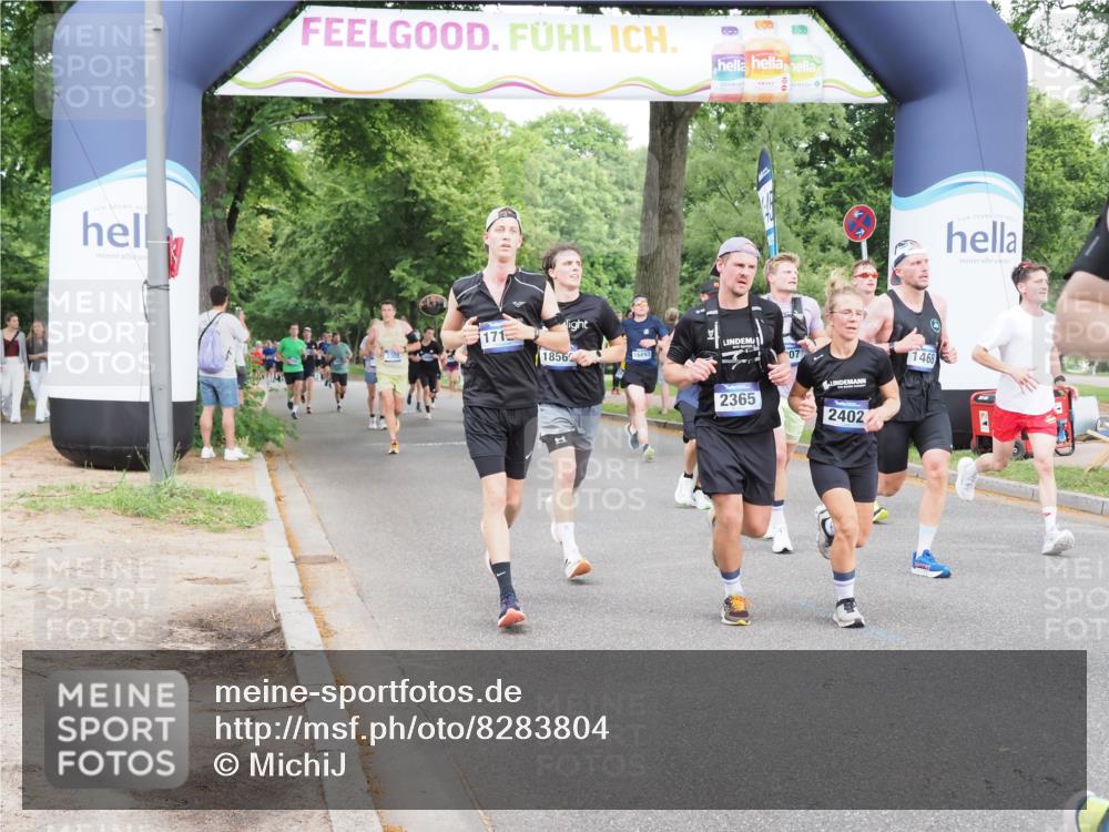 29.06.2025 - hella hamburg halbmarathon MichiJ http://msf.ph/oto/8283804 29.06.2025 10:32:30 Zwischen KM18-KM19 1220, 1468, 1941, 2365, 2402, 2707, 3021, 4981, 5231, 5476, 5624, 6991, 7005, 7191, 7322, 8871, 9444, 9633, 9931, 10193, 12657, 12711, 13975, 15280, 16549, 17097, 17120, 17376, 17406, 17729, 17977, 18107, 18437, 18464, 18560, 18691, 18765, 19206, 19207, 19210 meine-sportfotos.de
