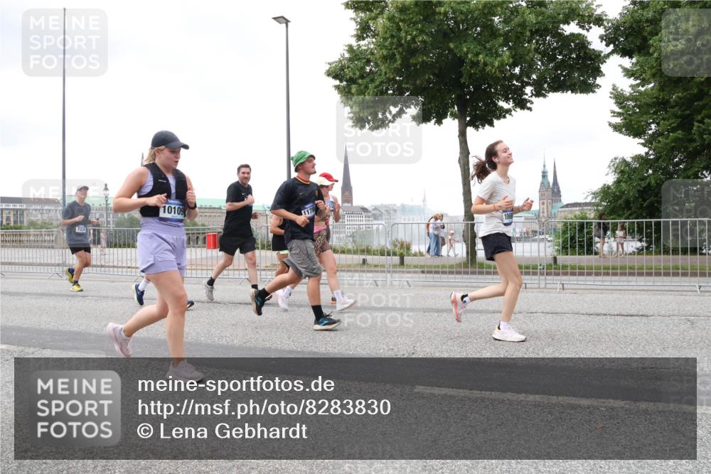 29.06.2025 - hella hamburg halbmarathon Lena Gebhardt http://msf.ph/oto/8283830 29.06.2025 10:55:11 Lombardsbrücke 7238, 10109, 1178, 1068, 1013, 1198, 1917, 2090, 2452, 2566, 2632, 3002, 3115, 3157, 3274, 3577, 4039, 4191, 4192, 4628, 5040, 5392, 5483, 5500, 5727, 5882, 6395, 6396, 6839, 6944, 6982, 7219, 7238, 7680, 7766, 8012, 8186, 8403, 8519, 9521, 9596, 10109, 10331, 10458, 10686, 10885, 11109, 11226, 11287, 11737, 11788, 11908, 12147, 12148, 12240, 12268, 12270, 13098, 13230, 13283, 13548, 13944, 13945, 13979, 13980, 14515, 14727, 15152, 15160, 16385 meine-sportfotos.de