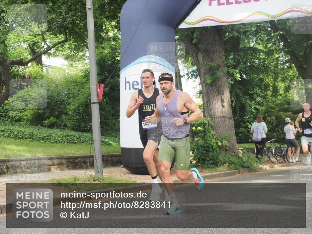 29.06.2025 - hella hamburg halbmarathon KatJ http://msf.ph/oto/8283841 29.06.2025 10:11:20 Zwischen KM18-KM19  meine-sportfotos.de