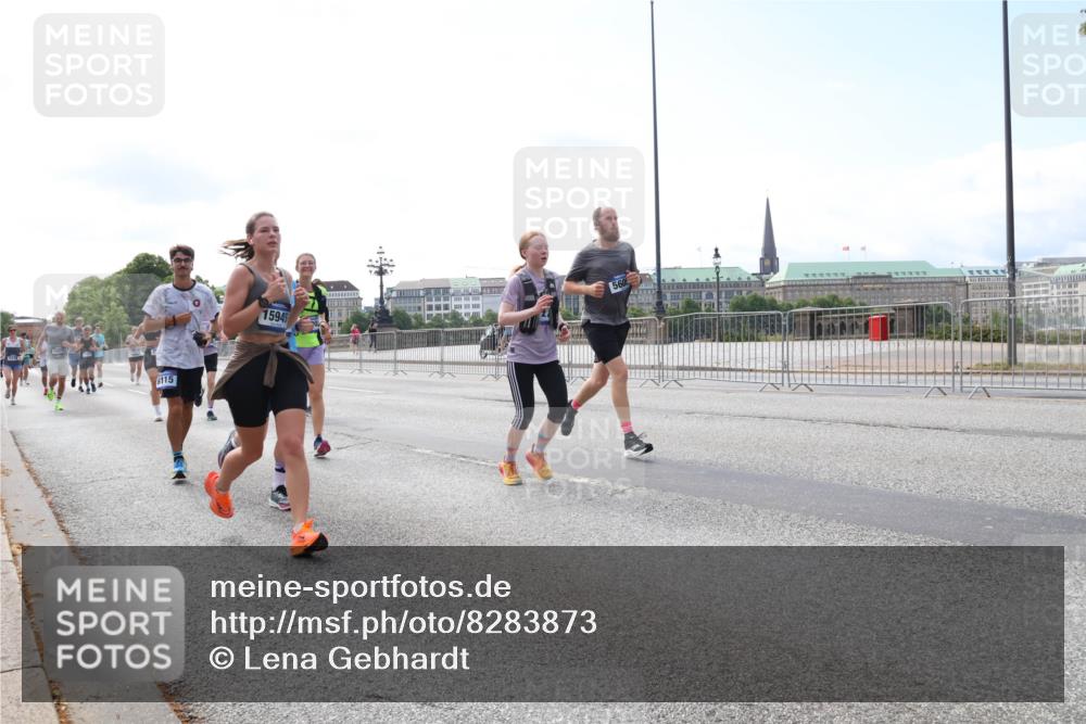 29.06.2025 - hella hamburg halbmarathon Lena Gebhardt http://msf.ph/oto/8283873 29.06.2025 10:11:44 Lombardsbrücke 1328, 1531, 1723, 1866, 1992, 3363, 3837, 4227, 5379, 5605, 7571, 8115, 8206, 8207, 8368, 8807, 8810, 9119, 9191, 9428, 10042, 10372, 10409, 10428, 11321, 11507, 11537, 11755, 11917, 12286, 12473, 13177, 13203, 13542, 13603, 13939, 13958, 14008, 14149, 14384, 15797, 15945, 16383, 17080, 17638, 17774, 17787, 17866, 18261, 18278, 18382, 18395, 19172 meine-sportfotos.de