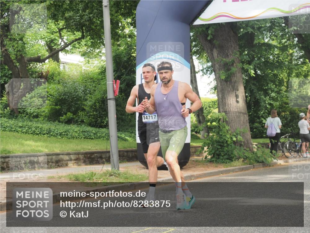 29.06.2025 - hella hamburg halbmarathon KatJ http://msf.ph/oto/8283875 29.06.2025 10:11:20 Zwischen KM18-KM19  meine-sportfotos.de