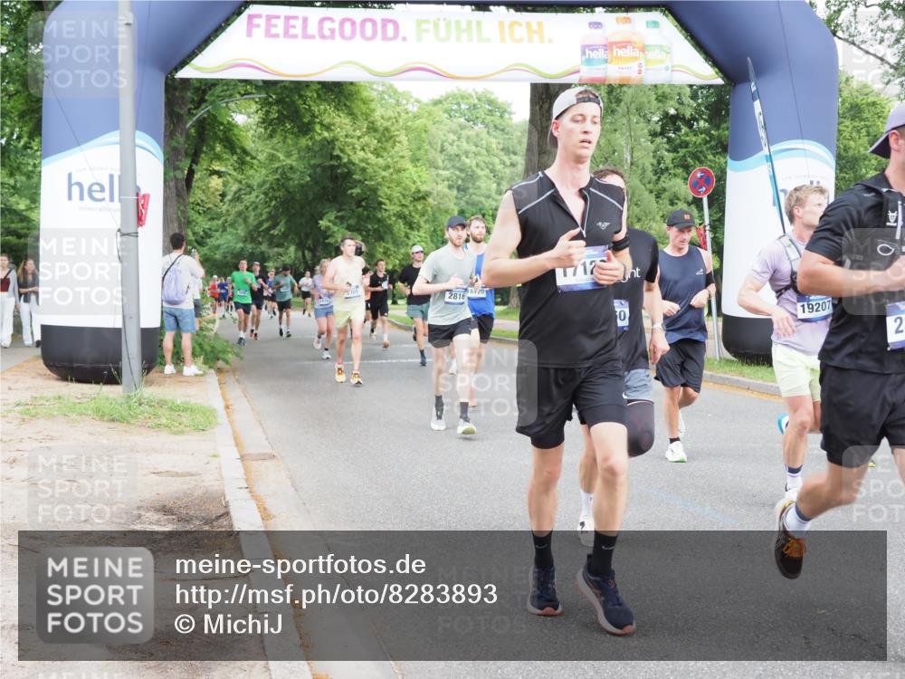 29.06.2025 - hella hamburg halbmarathon MichiJ http://msf.ph/oto/8283893 29.06.2025 10:32:31 Zwischen KM18-KM19 1220, 1468, 1782, 1941, 2365, 2402, 2707, 2816, 3021, 5231, 5476, 5624, 6991, 7191, 7322, 8871, 9444, 9633, 9931, 10193, 12657, 12711, 13975, 15280, 16549, 16720, 17097, 17120, 17376, 17406, 17729, 17977, 18107, 18437, 18464, 18560, 18691, 18765, 19206, 19207, 19210 meine-sportfotos.de
