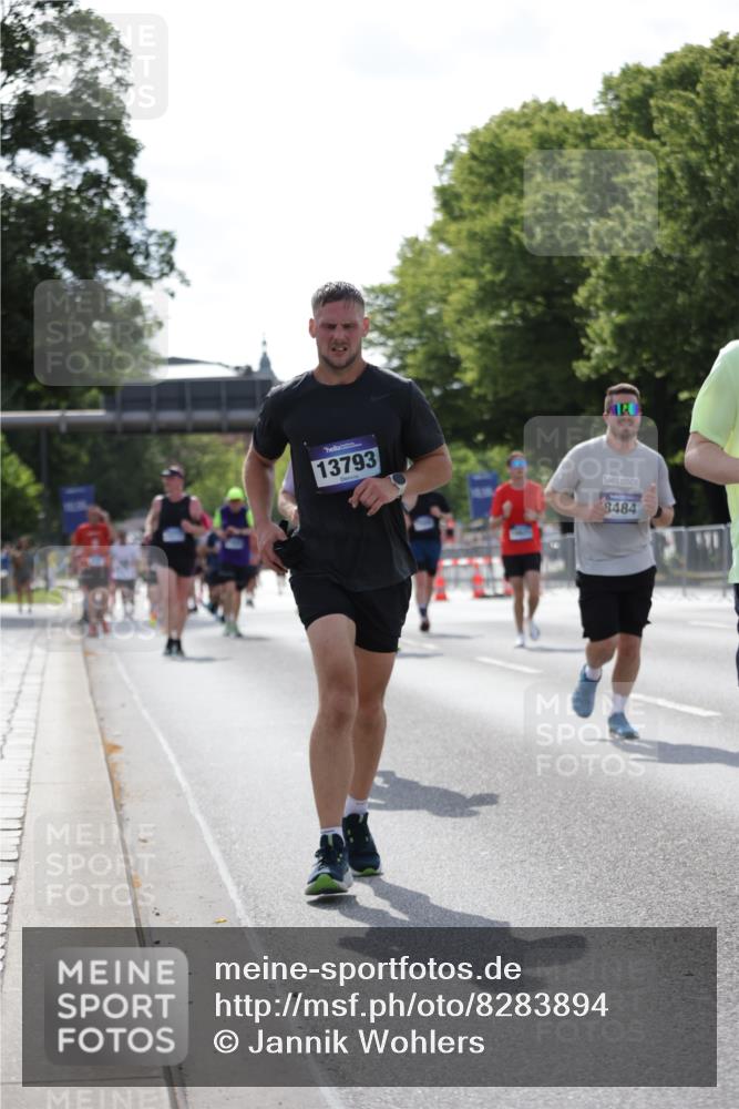 29.06.2025 - hella hamburg halbmarathon Jannik Wohlers http://msf.ph/oto/8283894 29.06.2025 10:03:13 Lombardsbrücke 1114, 1161, 1885, 2277, 2683, 2759, 4307, 5384, 5396, 5464, 6391, 7006, 7277, 7278, 7279, 8484, 10389, 11402, 12377, 13793, 13976, 15539, 15643, 15859, 16371, 16621, 17226, 17550, 17955, 18028, 18999 meine-sportfotos.de