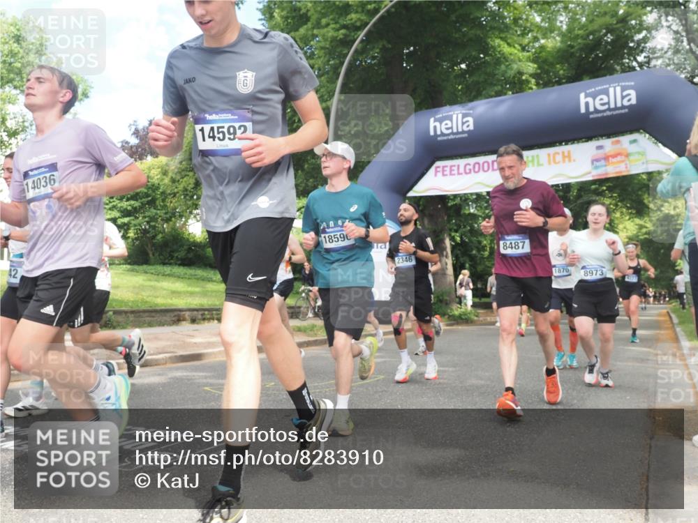 29.06.2025 - hella hamburg halbmarathon KatJ http://msf.ph/oto/8283910 29.06.2025 10:41:04 Zwischen KM18-KM19 1030, 1482, 1727, 1870, 2070, 2346, 2910, 3096, 3819, 5259, 5866, 6942, 7864, 8487 meine-sportfotos.de