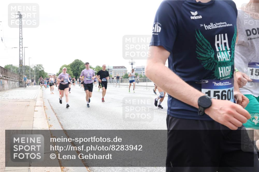 29.06.2025 - hella hamburg halbmarathon Lena Gebhardt http://msf.ph/oto/8283942 29.06.2025 10:35:29 Lombardsbrücke 11838, 19235, 11839, 24, 15601, 15, 1284, 1336, 1497, 1717, 1730, 1786, 1821, 1849, 2001, 2198, 2376, 2425, 2751, 2787, 3243, 3409, 3828, 3958, 4333, 4564, 4703, 4704, 4902, 4965, 5027, 5147, 5240, 5531, 5793, 6029, 6189, 6365, 6381, 6471, 6746, 6803, 6859, 6867, 7267, 7382, 7927, 8249, 8296, 8567, 9342, 9470, 9803, 9806, 9819, 10358, 10393, 10531, 10565, 10652, 11233, 11320, 11359, 11565, 11838, 11839, 11886, 12026, 12062, 12326, 12408 meine-sportfotos.de