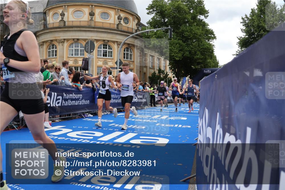 29.06.2025 - hella hamburg halbmarathon Strokosch-Dieckow http://msf.ph/oto/8283981 29.06.2025 10:47:16 Ziel 2274, 2623, 2864, 5024, 6134, 6168, 6203, 6373, 6716, 7480, 10208, 10211, 10423, 11077, 11491, 11518, 13007, 13672, 13782, 14722, 15611, 16089, 16286, 17718, 17915, 18856 meine-sportfotos.de