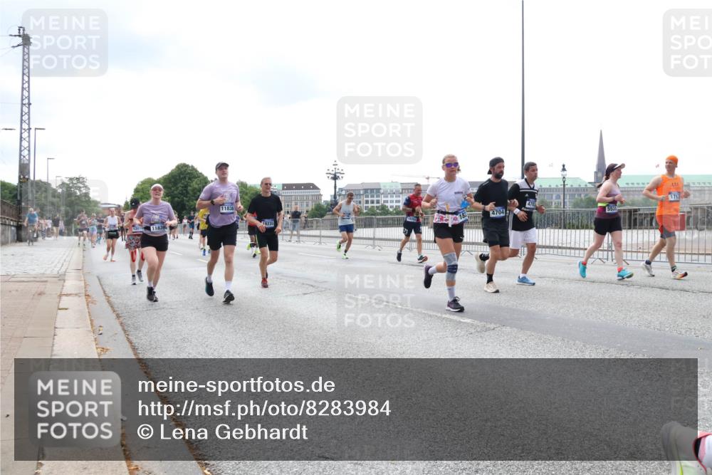 29.06.2025 - hella hamburg halbmarathon Lena Gebhardt http://msf.ph/oto/8283984 29.06.2025 10:35:30 Lombardsbrücke 12019, 11839, 11838, 4704, 19235, 5531, 1717, 1284, 1336, 1497, 1717, 1730, 1786, 1821, 1849, 2001, 2198, 2376, 2425, 2751, 2787, 3243, 3409, 3828, 3958, 4333, 4564, 4703, 4704, 4902, 4965, 5027, 5147, 5240, 5531, 5793, 6021, 6029, 6189, 6365, 6381, 6471, 6746, 6803, 6859, 6867, 7267, 7382, 7927, 8249, 8296, 8333, 8567, 9342, 9470, 9803, 9806, 9819, 10358, 10393, 10531, 10565, 10652, 11233, 11320, 11359, 11565, 11838, 11839, 11886, 12026, 12062, 12326, 12408 meine-sportfotos.de