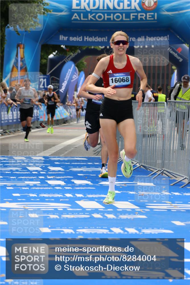 29.06.2025 - hella hamburg halbmarathon Strokosch-Dieckow http://msf.ph/oto/8284004 29.06.2025 10:22:01 Ziel 13751, 16068, 17886, 18693 meine-sportfotos.de
