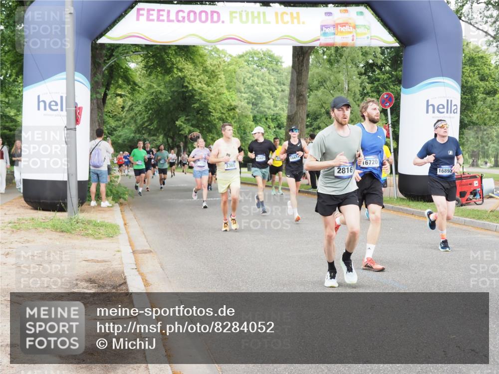 29.06.2025 - hella hamburg halbmarathon MichiJ http://msf.ph/oto/8284052 29.06.2025 10:32:32 Zwischen KM18-KM19 1220, 1468, 1782, 1941, 2365, 2402, 2707, 2816, 3021, 5231, 5476, 5624, 6991, 7322, 8871, 9444, 9633, 12657, 13975, 15280, 16617, 16720, 16893, 17097, 17120, 17406, 17729, 17977, 18107, 18437, 18464, 18560, 18691, 19207, 19210 meine-sportfotos.de