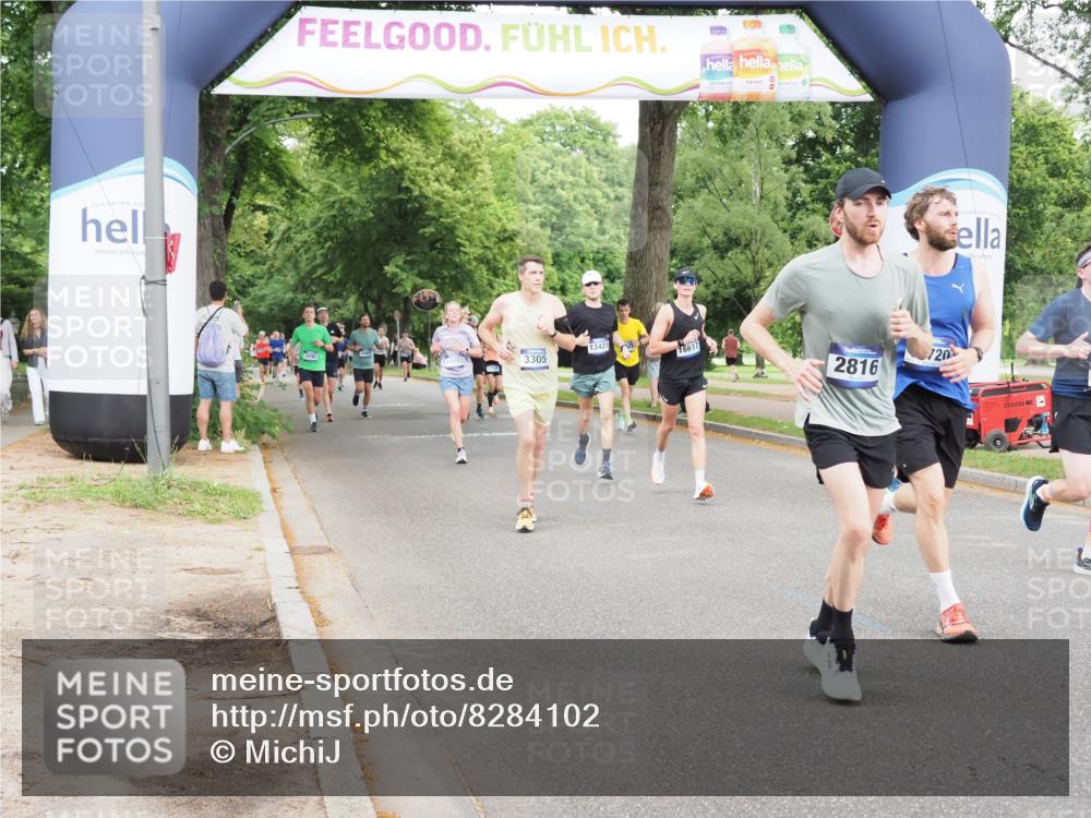 29.06.2025 - hella hamburg halbmarathon MichiJ http://msf.ph/oto/8284102 29.06.2025 10:32:33 Zwischen KM18-KM19 1220, 1468, 1782, 1941, 2365, 2402, 2707, 2816, 5231, 5624, 6991, 7322, 8871, 9444, 9633, 12657, 13421, 13975, 14703, 15225, 15280, 16617, 16720, 16893, 17097, 17120, 17406, 17729, 17977, 18107, 18437, 18464, 18560, 19207, 19210 meine-sportfotos.de