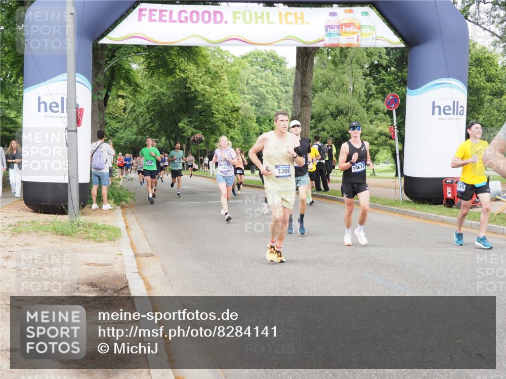 29.06.2025 - hella hamburg halbmarathon MichiJ http://msf.ph/oto/8284141 29.06.2025 10:32:33 Zwischen KM18-KM19 1220, 1468, 1782, 1941, 2365, 2402, 2707, 2816, 5231, 5624, 6991, 7322, 8871, 9444, 9633, 12657, 13421, 13975, 14703, 15225, 15280, 16617, 16720, 16893, 17097, 17120, 17406, 17729, 17977, 18107, 18437, 18464, 18560, 19207, 19210 meine-sportfotos.de