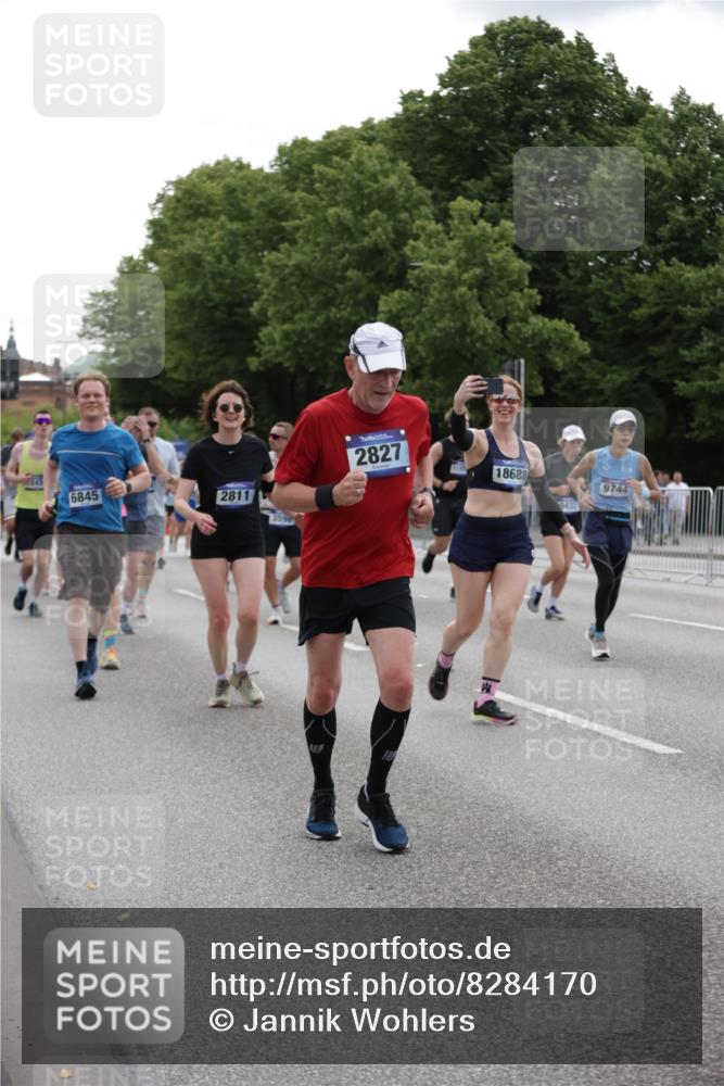 29.06.2025 - hella hamburg halbmarathon Jannik Wohlers http://msf.ph/oto/8284170 29.06.2025 10:35:27 Lombardsbrücke 1036, 1108, 1183, 1336, 1730, 2352, 2425, 2811, 2827, 3243, 3401, 3598, 3990, 4413, 4798, 4902, 6021, 6845, 7304, 8333, 8947, 9432, 9744, 9803, 9806, 9819, 10047, 10119, 10567, 11187, 11198, 11979, 12097, 12342, 12408, 12430, 12869, 13318, 13492, 13899, 14402, 14684, 15281, 15612, 15827, 15830, 16487, 16570, 16571, 17289, 17635, 17817, 17996, 18524, 18541, 18570, 18688 meine-sportfotos.de