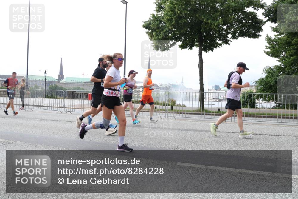 29.06.2025 - hella hamburg halbmarathon Lena Gebhardt http://msf.ph/oto/8284228 29.06.2025 10:35:31 Lombardsbrücke 18269, 71, 5531, 1108, 1284, 1336, 1497, 1717, 1730, 1786, 1821, 1849, 2001, 2198, 2376, 2425, 2751, 2787, 2811, 3243, 3409, 3828, 3958, 4333, 4564, 4703, 4704, 4902, 4965, 5027, 5147, 5240, 5531, 5793, 6021, 6029, 6189, 6365, 6381, 6471, 6746, 6803, 6859, 6867, 7267, 7304, 7382, 7927, 8249, 8296, 8333, 8567, 9342, 9470, 9803, 9806, 9819, 10393, 10531, 10565, 10652, 11233, 11320, 11359, 11565, 11838, 11839, 11886, 12026, 12062, 12326, 12408 meine-sportfotos.de