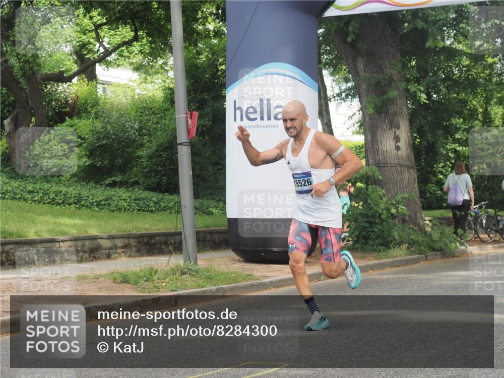 29.06.2025 - hella hamburg halbmarathon KatJ http://msf.ph/oto/8284300 29.06.2025 10:11:24 Zwischen KM18-KM19 12373 meine-sportfotos.de