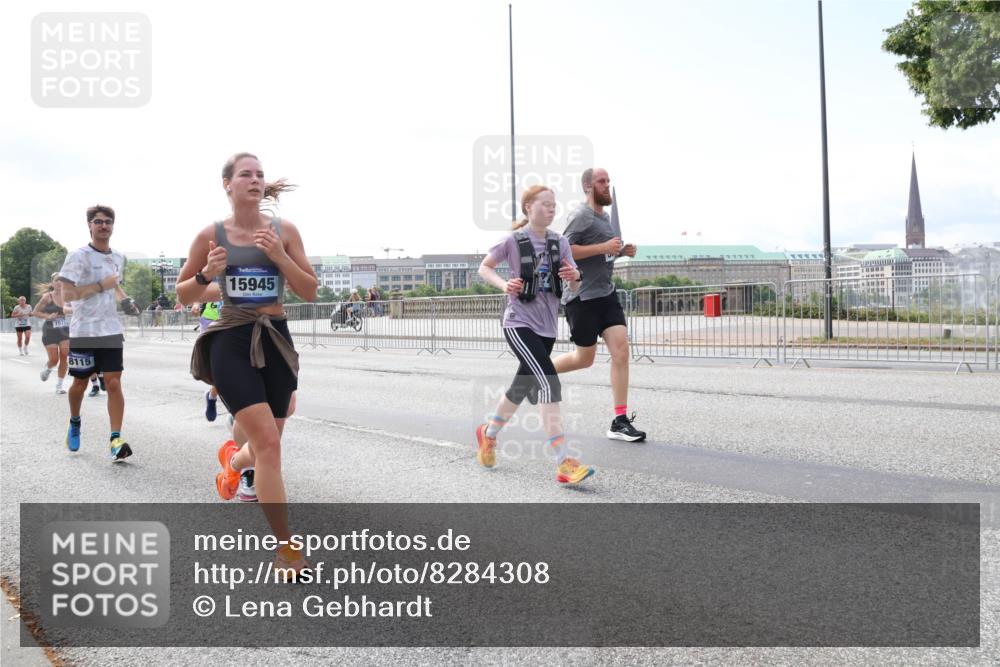 29.06.2025 - hella hamburg halbmarathon Lena Gebhardt http://msf.ph/oto/8284308 29.06.2025 10:11:44 Lombardsbrücke 1328, 1531, 1723, 1866, 1992, 3363, 3837, 4227, 5379, 5605, 7571, 8115, 8206, 8207, 8368, 8807, 8810, 9119, 9191, 9428, 10042, 10372, 10409, 10428, 11321, 11507, 11537, 11755, 11917, 12286, 12473, 13177, 13203, 13542, 13603, 13939, 13958, 14008, 14149, 14384, 15797, 15945, 16383, 17080, 17638, 17774, 17787, 17866, 18261, 18278, 18382, 18395, 19172 meine-sportfotos.de