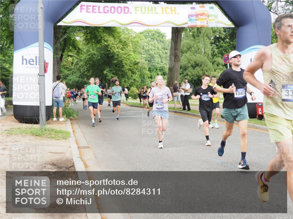 29.06.2025 - hella hamburg halbmarathon MichiJ http://msf.ph/oto/8284311 29.06.2025 10:32:35 Zwischen KM18-KM19 1468, 1782, 1941, 2365, 2402, 2816, 5047, 5231, 6991, 9633, 13421, 14703, 15225, 15512, 16617, 16720, 16893, 17097, 17120, 17406, 18560, 18942, 19207 meine-sportfotos.de