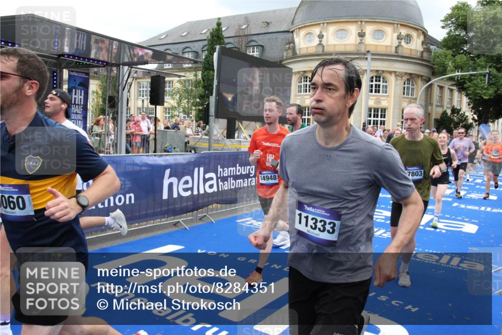 29.06.2025 - hella hamburg halbmarathon Michael Strokosch http://msf.ph/oto/8284351 29.06.2025 10:55:11 Ziel 1549, 1628, 2119, 2448, 2884, 3041, 3791, 3945, 4903, 6355, 8691, 9060, 9361, 9380, 10191, 10192, 11333, 11747, 11976, 12248, 12961, 13297, 14750, 14834, 14948, 16108, 16630, 17803, 17842, 18031, 18966 meine-sportfotos.de