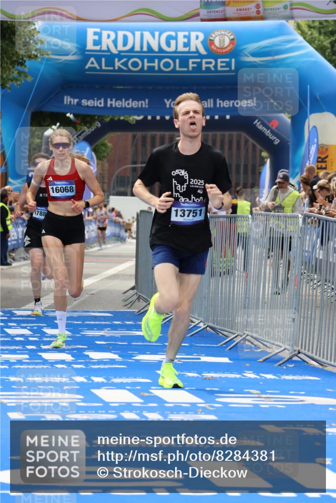29.06.2025 - hella hamburg halbmarathon Strokosch-Dieckow http://msf.ph/oto/8284381 29.06.2025 10:21:59 Ziel 13751, 16068, 17886 meine-sportfotos.de