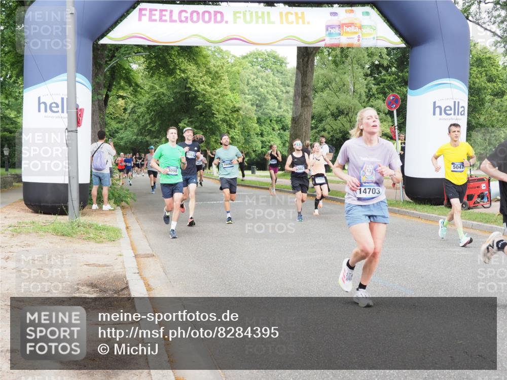 29.06.2025 - hella hamburg halbmarathon MichiJ http://msf.ph/oto/8284395 29.06.2025 10:32:36 Zwischen KM18-KM19 1468, 1782, 1941, 2402, 2816, 5047, 9302, 13421, 14703, 15225, 15512, 16617, 16720, 16893, 17097, 17120, 18560, 18942, 19207 meine-sportfotos.de
