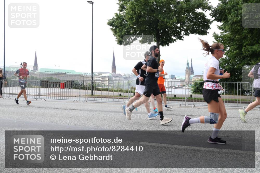 29.06.2025 - hella hamburg halbmarathon Lena Gebhardt http://msf.ph/oto/8284410 29.06.2025 10:35:31 Lombardsbrücke 18269, 71, 470, 1108, 1284, 1336, 1497, 1717, 1730, 1786, 1821, 1849, 2001, 2198, 2376, 2425, 2751, 2787, 2811, 3243, 3409, 3828, 3958, 4333, 4564, 4703, 4704, 4902, 4965, 5027, 5147, 5240, 5531, 5793, 6021, 6029, 6189, 6365, 6381, 6471, 6746, 6803, 6859, 6867, 7267, 7304, 7382, 7927, 8249, 8296, 8333, 8567, 9342, 9470, 9803, 9806, 9819, 10393, 10531, 10565, 10652, 11233, 11320, 11359, 11565, 11838, 11839, 11886, 12026, 12062, 12326, 12408 meine-sportfotos.de