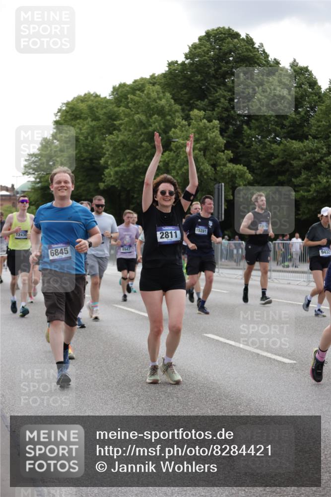 29.06.2025 - hella hamburg halbmarathon Jannik Wohlers http://msf.ph/oto/8284421 29.06.2025 10:35:29 Lombardsbrücke 1036, 1108, 1183, 1336, 1730, 2352, 2425, 2520, 2811, 2827, 3243, 3401, 3598, 3990, 4413, 4798, 4902, 6021, 6845, 7304, 8333, 8947, 9432, 9744, 9819, 10047, 10119, 10567, 11187, 11198, 11979, 12097, 12342, 12408, 12430, 12869, 13318, 13492, 13899, 14134, 14189, 14402, 14955, 15281, 15612, 15827, 15830, 16487, 16570, 16571, 17635, 17817, 17996, 18524, 18541, 18570, 18688 meine-sportfotos.de