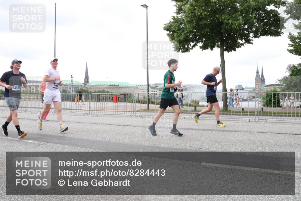 29.06.2025 - hella hamburg halbmarathon Lena Gebhardt http://msf.ph/oto/8284443 29.06.2025 10:55:14 Lombardsbrücke 1465, 14515, 157, 1013, 1873, 1917, 2090, 2452, 2566, 2632, 3002, 3115, 3157, 3274, 3577, 4039, 4191, 4192, 4628, 5040, 5392, 5483, 5487, 5500, 5727, 5882, 6395, 6396, 6839, 6944, 7219, 7238, 7680, 7766, 8186, 8403, 8519, 8626, 9596, 9857, 9858, 10109, 10458, 10686, 10885, 11109, 11226, 11737, 11788, 11908, 12147, 12148, 12240, 12902, 13098, 13230, 13283, 13548, 13944, 13945, 13979, 13980, 14515, 14727, 15152, 15160, 16385 meine-sportfotos.de