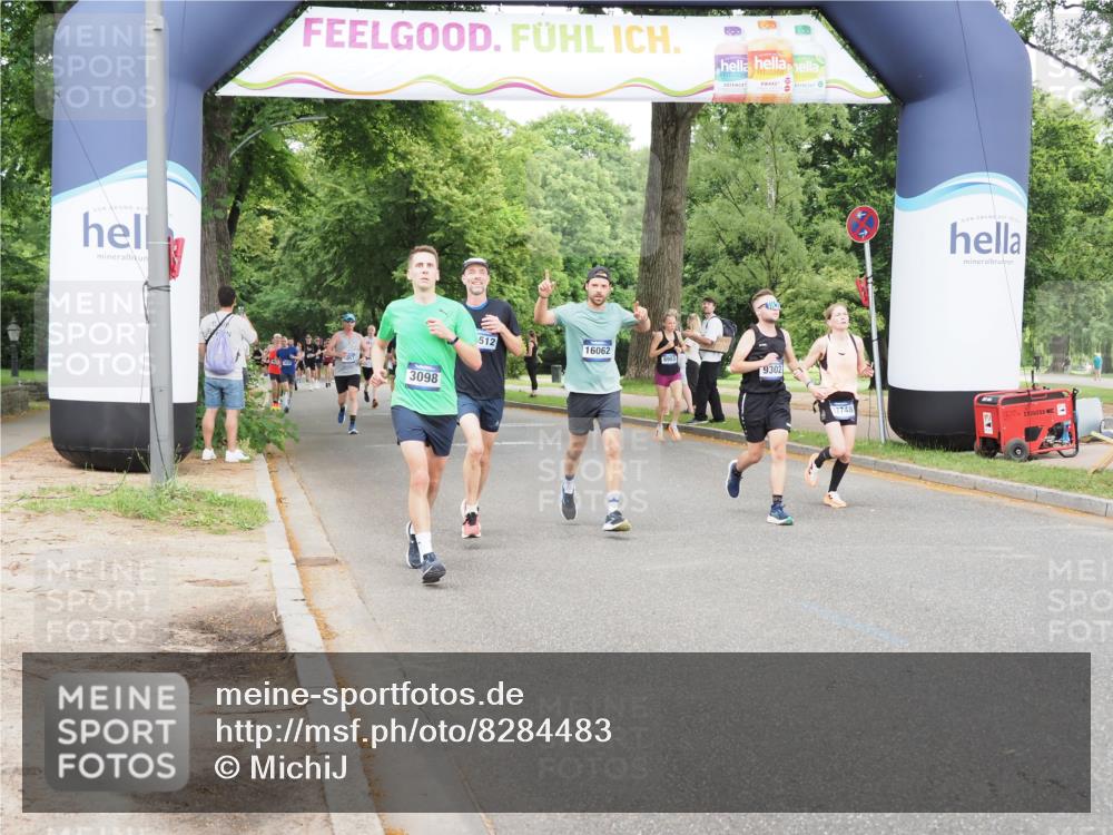 29.06.2025 - hella hamburg halbmarathon MichiJ http://msf.ph/oto/8284483 29.06.2025 10:32:37 Zwischen KM18-KM19 1468, 1782, 2816, 3098, 5047, 9302, 13421, 14703, 15225, 15512, 16617, 16720, 16893, 17097, 17120, 17748, 18560, 18942, 19207 meine-sportfotos.de