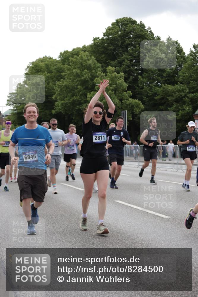 29.06.2025 - hella hamburg halbmarathon Jannik Wohlers http://msf.ph/oto/8284500 29.06.2025 10:35:29 Lombardsbrücke 1036, 1108, 1183, 1336, 1730, 2352, 2425, 2520, 2811, 2827, 3243, 3401, 3598, 3990, 4413, 4798, 4902, 6021, 6845, 7304, 8333, 8947, 9432, 9744, 9819, 10047, 10119, 10567, 11187, 11198, 11979, 12097, 12342, 12408, 12430, 12869, 13318, 13492, 13899, 14134, 14189, 14402, 14955, 15281, 15612, 15827, 15830, 16487, 16570, 16571, 17635, 17817, 17996, 18524, 18541, 18570, 18688 meine-sportfotos.de