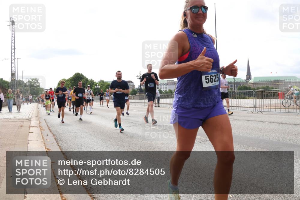 29.06.2025 - hella hamburg halbmarathon Lena Gebhardt http://msf.ph/oto/8284505 29.06.2025 10:20:46 Lombardsbrücke 19131, 19132, 4288, 5005, 5625, 1011, 1046, 1069, 1471, 1474, 2053, 2101, 2325, 2478, 2834, 2923, 2945, 3247, 3733, 3781, 3813, 4082, 4154, 4166, 4288, 4350, 4422, 4754, 4869, 5041, 5061, 5181, 5625, 5831, 5937, 6608, 6951, 7018, 7131, 8025, 8113, 8588, 8724, 8940, 9005, 9011, 9236, 9722, 9873, 9981, 10041, 10050, 10350, 10585, 10613, 10647, 11100, 11145, 11603, 11835, 11995, 12694, 12844, 13508 meine-sportfotos.de