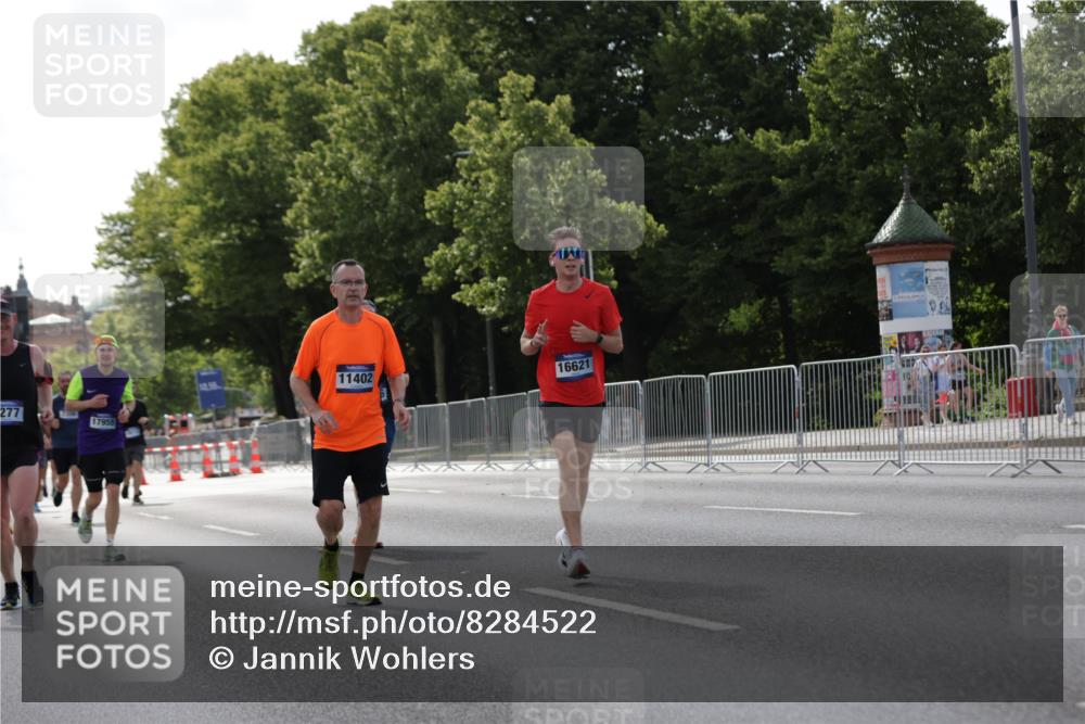 29.06.2025 - hella hamburg halbmarathon Jannik Wohlers http://msf.ph/oto/8284522 29.06.2025 10:03:18 Lombardsbrücke 1161, 1367, 2277, 2683, 2759, 5384, 5396, 5464, 7006, 7306, 8484, 8727, 9280, 10389, 11402, 13793, 15643, 15859, 16621, 17226, 17550, 17955, 18999 meine-sportfotos.de
