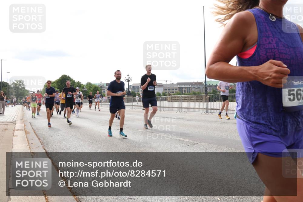 29.06.2025 - hella hamburg halbmarathon Lena Gebhardt http://msf.ph/oto/8284571 29.06.2025 10:20:46 Lombardsbrücke 19132, 4288, 6100, 56, 1011, 1046, 1069, 1471, 1474, 2053, 2101, 2325, 2478, 2834, 2923, 2945, 3247, 3733, 3781, 3813, 4082, 4154, 4166, 4288, 4350, 4422, 4754, 4869, 5041, 5061, 5181, 5625, 5831, 5937, 6608, 6951, 7018, 7131, 8025, 8113, 8588, 8724, 8940, 9005, 9011, 9236, 9722, 9873, 9981, 10041, 10050, 10350, 10585, 10613, 10647, 11100, 11145, 11603, 11835, 11995, 12694, 12844, 13508 meine-sportfotos.de
