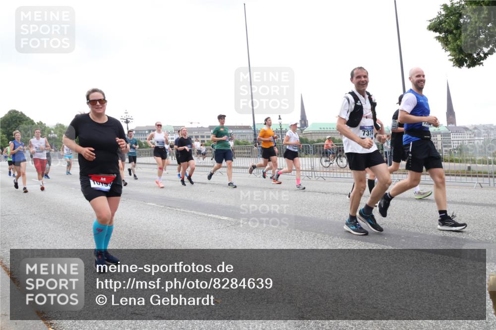 29.06.2025 - hella hamburg halbmarathon Lena Gebhardt http://msf.ph/oto/8284639 29.06.2025 10:46:34 Lombardsbrücke 1363, 1371, 1375, 1429, 1465, 1532, 1608, 1837, 1999, 2162, 2320, 2423, 2500, 2697, 2773, 2813, 2951, 3277, 3406, 3407, 3410, 3469, 3734, 3823, 4119, 4202, 4296, 4342, 4355, 4448, 4604, 5697, 5700, 5854, 6068, 6124, 6161, 6392, 6740, 7303, 7364, 7368, 7374, 7412, 7767, 7827, 7960, 7983, 8047, 8477, 8551, 8553, 8700, 9129, 9337, 9445, 9691, 10153, 10230, 11361, 11876, 11910, 12298, 12333, 12507, 12522, 13969, 14261, 15852, 16882, 16987 meine-sportfotos.de