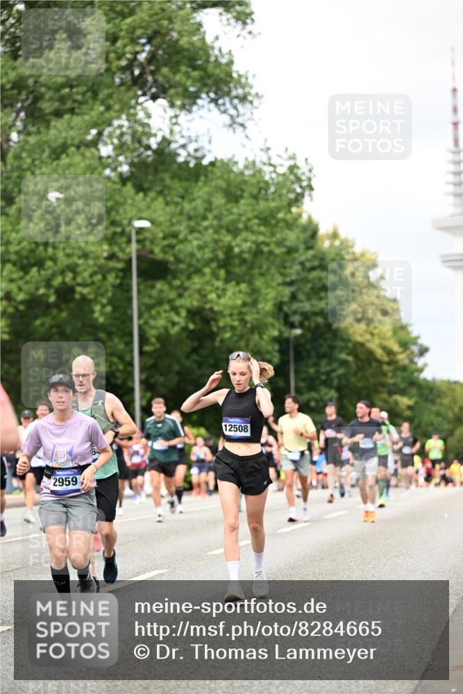 29.06.2025 - hella hamburg halbmarathon Dr. Thomas Lammeyer http://msf.ph/oto/8284665 29.06.2025 10:37:00 Kennedybrücke 1237, 1647, 1732, 1879, 2059, 2384, 2959, 3221, 3391, 3422, 3653, 3660, 3670, 3708, 3753, 4030, 4096, 4555, 5110, 5156, 5581, 6861, 7135, 7531, 7749, 7750, 8170, 8595, 8839, 8840, 9010, 9034, 9289, 9471, 9542, 9768, 9812, 10002, 10203, 10470, 10624, 10770, 11076 meine-sportfotos.de