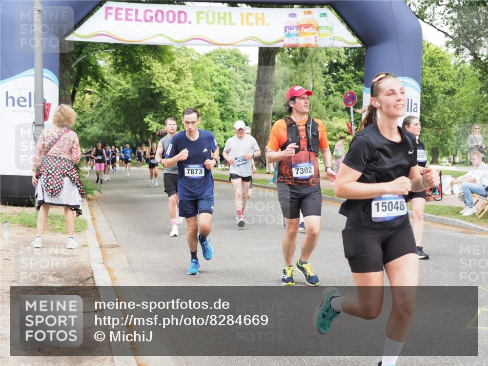 29.06.2025 - hella hamburg halbmarathon MichiJ http://msf.ph/oto/8284669 29.06.2025 10:58:38 Zwischen KM18-KM19 2046, 6742, 7302, 7873, 8051, 9113, 9657, 12417, 15048, 17942, 19248 meine-sportfotos.de
