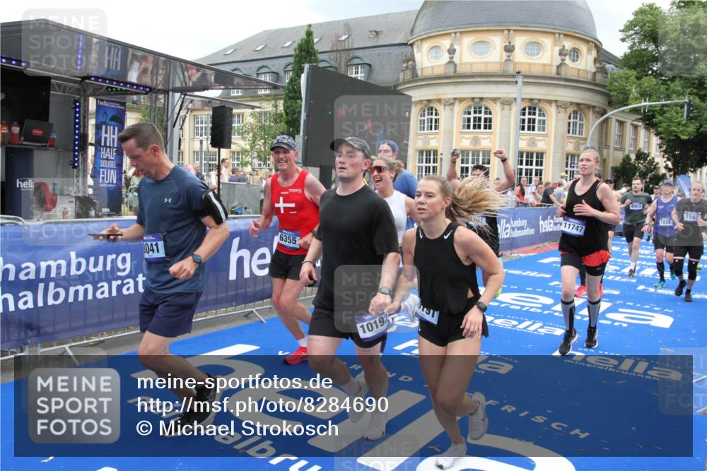29.06.2025 - hella hamburg halbmarathon Michael Strokosch http://msf.ph/oto/8284690 29.06.2025 10:55:15 Ziel 1549, 1628, 2119, 2448, 3041, 3945, 4903, 6355, 6891, 8973, 9361, 9380, 10188, 10191, 10192, 10582, 11747, 12248, 12961, 14834, 15854, 16108, 16521, 16630, 18031, 18966 meine-sportfotos.de
