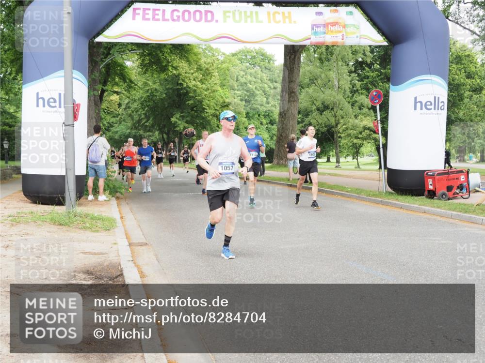 29.06.2025 - hella hamburg halbmarathon MichiJ http://msf.ph/oto/8284704 29.06.2025 10:32:42 Zwischen KM18-KM19 1057, 3098, 5047, 6903, 7710, 9302, 15512, 16062, 17748, 18942 meine-sportfotos.de