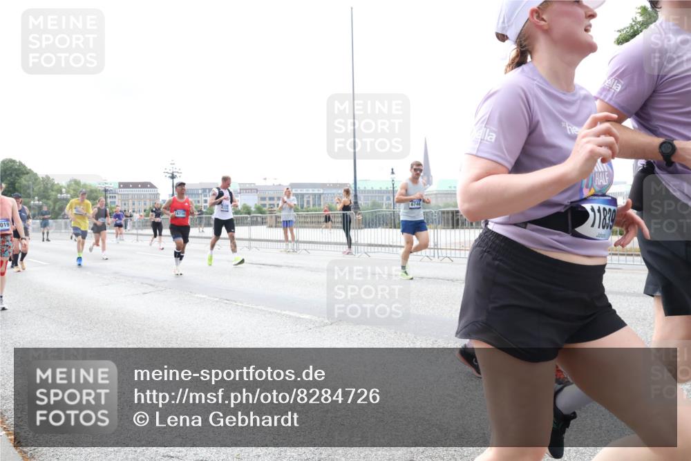 29.06.2025 - hella hamburg halbmarathon Lena Gebhardt http://msf.ph/oto/8284726 29.06.2025 10:35:32 Lombardsbrücke 019, 6710, 6746, 1839, 1108, 1284, 1336, 1497, 1717, 1730, 1786, 1821, 1849, 2001, 2198, 2376, 2425, 2751, 2787, 2811, 3243, 3409, 3828, 3958, 4333, 4564, 4703, 4704, 4902, 4965, 5027, 5147, 5240, 5531, 5793, 6021, 6029, 6189, 6365, 6381, 6471, 6746, 6803, 6859, 6867, 7267, 7304, 7382, 7927, 8249, 8296, 8333, 8567, 9342, 9470, 9803, 9806, 9819, 10393, 10531, 10565, 10652, 11233, 11320, 11359, 11565, 11838, 11839, 11886, 12026, 12062, 12326, 12408 meine-sportfotos.de