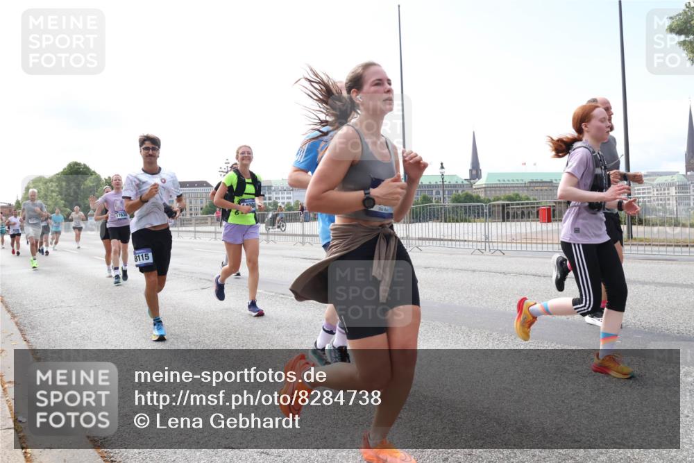 29.06.2025 - hella hamburg halbmarathon Lena Gebhardt http://msf.ph/oto/8284738 29.06.2025 10:11:44 Lombardsbrücke 1328, 1531, 1723, 1866, 1992, 3363, 3837, 4227, 5379, 5605, 7571, 8115, 8206, 8207, 8368, 8807, 8810, 9119, 9191, 9428, 10042, 10372, 10409, 10428, 11321, 11507, 11537, 11755, 11917, 12286, 12473, 13177, 13203, 13542, 13603, 13939, 13958, 14008, 14149, 14384, 15797, 15945, 16383, 17080, 17638, 17774, 17787, 17866, 18261, 18278, 18382, 18395, 19172 meine-sportfotos.de