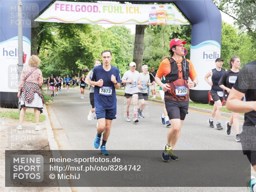 29.06.2025 - hella hamburg halbmarathon MichiJ http://msf.ph/oto/8284742 29.06.2025 10:58:38 Zwischen KM18-KM19 2046, 6742, 7302, 7873, 8051, 9113, 9657, 12417, 15048, 17942, 19248 meine-sportfotos.de