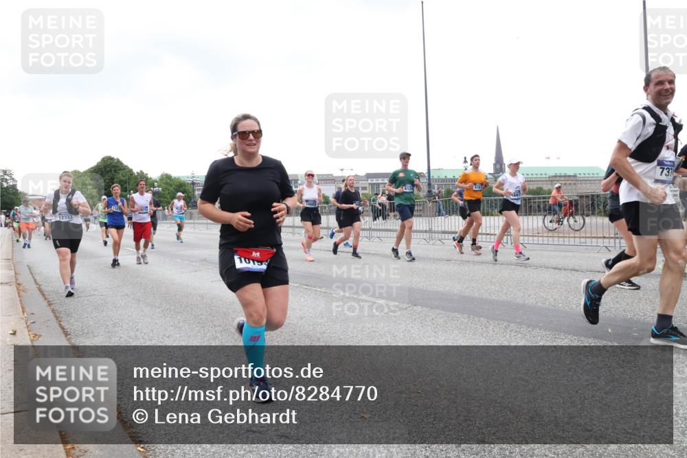 29.06.2025 - hella hamburg halbmarathon Lena Gebhardt http://msf.ph/oto/8284770 29.06.2025 10:46:34 Lombardsbrücke 1363, 1371, 1375, 1429, 1465, 1532, 1608, 1837, 1999, 2162, 2320, 2423, 2500, 2697, 2773, 2813, 2951, 3277, 3406, 3407, 3410, 3469, 3734, 3823, 4119, 4202, 4296, 4342, 4355, 4448, 4604, 5697, 5700, 5854, 6068, 6124, 6161, 6392, 6740, 7303, 7364, 7368, 7374, 7412, 7767, 7827, 7960, 7983, 8047, 8477, 8551, 8553, 8700, 9129, 9337, 9445, 9691, 10153, 10230, 11361, 11876, 11910, 12298, 12333, 12507, 12522, 13969, 14261, 15852, 16882, 16987 meine-sportfotos.de