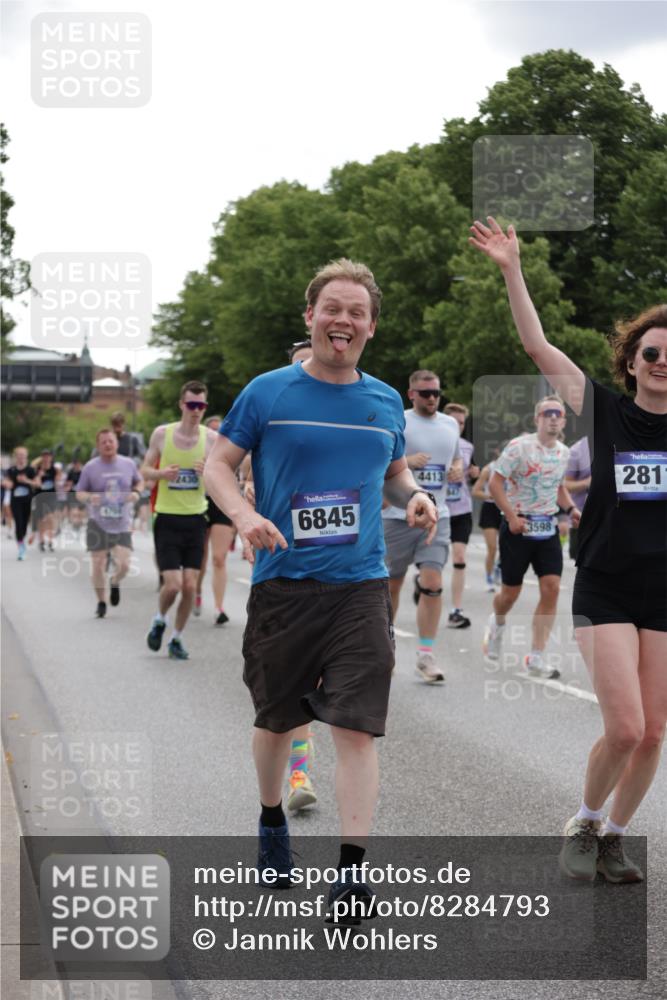 29.06.2025 - hella hamburg halbmarathon Jannik Wohlers http://msf.ph/oto/8284793 29.06.2025 10:35:30 Lombardsbrücke 1036, 1108, 1183, 1336, 2352, 2520, 2811, 2827, 3243, 3401, 3598, 3990, 4413, 4798, 4902, 6021, 6184, 6845, 7304, 8333, 8947, 9432, 9744, 9819, 10047, 10119, 10567, 11187, 11198, 11979, 12097, 12342, 12408, 12430, 12869, 13318, 13492, 13602, 13899, 14134, 14189, 14955, 15281, 15612, 15827, 15830, 16487, 16570, 16571, 17635, 17817, 17996, 18524, 18541, 18570, 18688 meine-sportfotos.de