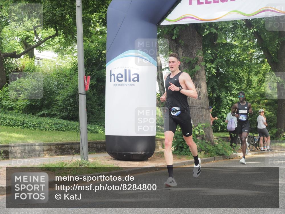 29.06.2025 - hella hamburg halbmarathon KatJ http://msf.ph/oto/8284800 29.06.2025 10:11:28 Zwischen KM18-KM19 12373, 6530 meine-sportfotos.de