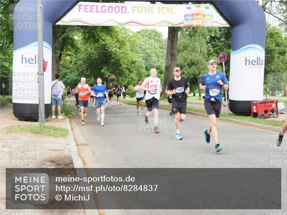29.06.2025 - hella hamburg halbmarathon MichiJ http://msf.ph/oto/8284837 29.06.2025 10:32:44 Zwischen KM18-KM19 1057, 1391, 1902, 3098, 6903, 7710, 9302, 16062, 17748, 17912 meine-sportfotos.de