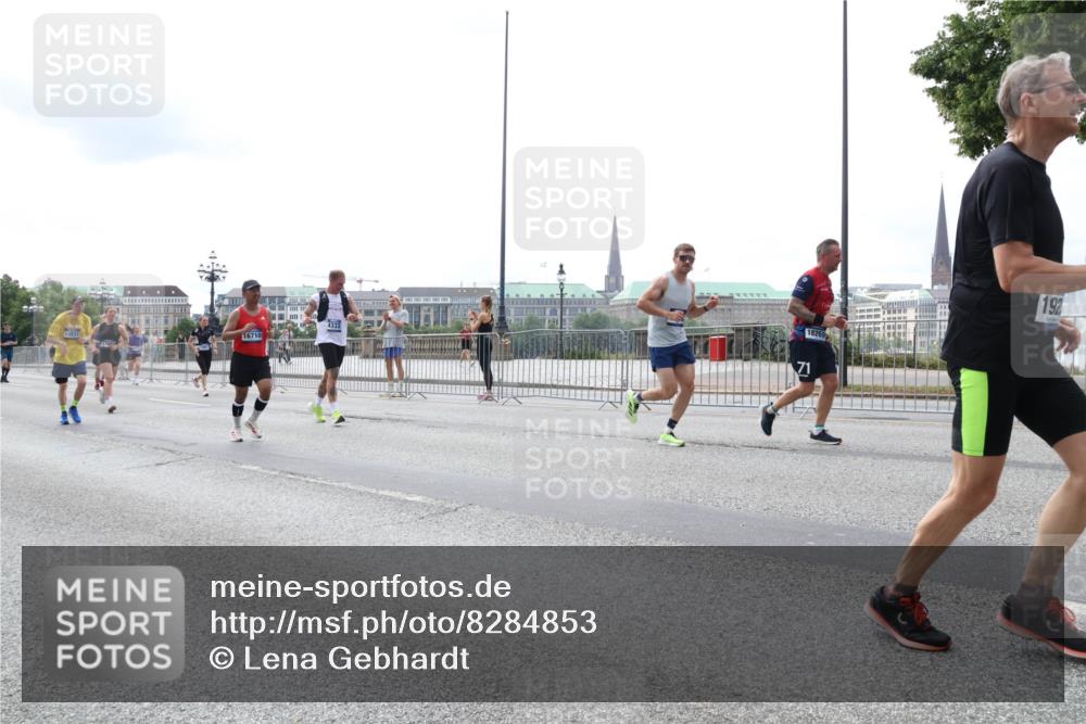 29.06.2025 - hella hamburg halbmarathon Lena Gebhardt http://msf.ph/oto/8284853 29.06.2025 10:35:33 Lombardsbrücke 10531, 16710, 4333, 71, 18269, 192, 1108, 1336, 1497, 1717, 1730, 1786, 1821, 2001, 2198, 2352, 2376, 2425, 2751, 2787, 2811, 3243, 3828, 3958, 4333, 4564, 4703, 4704, 4902, 4965, 5027, 5147, 5240, 5531, 5793, 6021, 6029, 6189, 6365, 6381, 6471, 6746, 6803, 6859, 6867, 7267, 7304, 7382, 7927, 8249, 8296, 8333, 8567, 9342, 9470, 9803, 9806, 9819, 10393, 10531, 10565, 10652, 11233, 11320, 11359, 11565, 11838, 11839, 11886, 12026, 12062, 12326, 12408 meine-sportfotos.de
