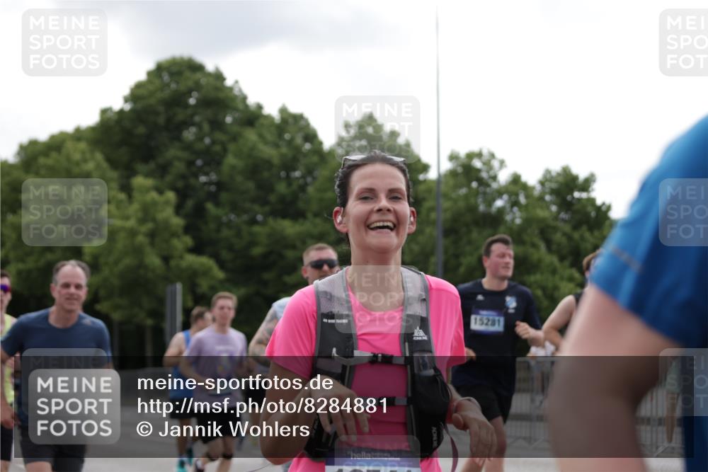 29.06.2025 - hella hamburg halbmarathon Jannik Wohlers http://msf.ph/oto/8284881 29.06.2025 10:35:31 Lombardsbrücke 1036, 1108, 1183, 1336, 1775, 2352, 2520, 2811, 2827, 3243, 3401, 3598, 3990, 4413, 4798, 4902, 6021, 6184, 6845, 7304, 8333, 8947, 9432, 9744, 9819, 10047, 10119, 10567, 11187, 11198, 11979, 12097, 12342, 12408, 12430, 12869, 13318, 13492, 13602, 14134, 14189, 14955, 15248, 15281, 15612, 15827, 15830, 16487, 16570, 16571, 17635, 17817, 18524, 18541, 18570, 18688 meine-sportfotos.de