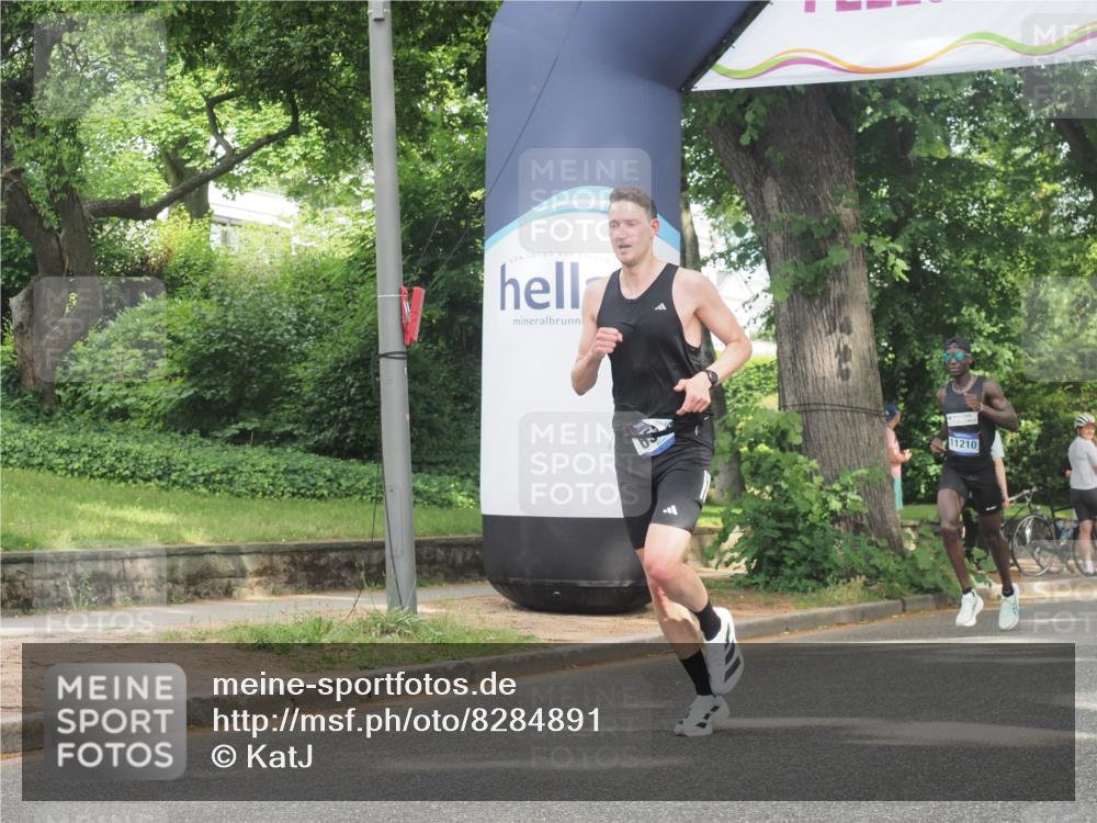 29.06.2025 - hella hamburg halbmarathon KatJ http://msf.ph/oto/8284891 29.06.2025 10:11:28 Zwischen KM18-KM19 12373, 6530 meine-sportfotos.de