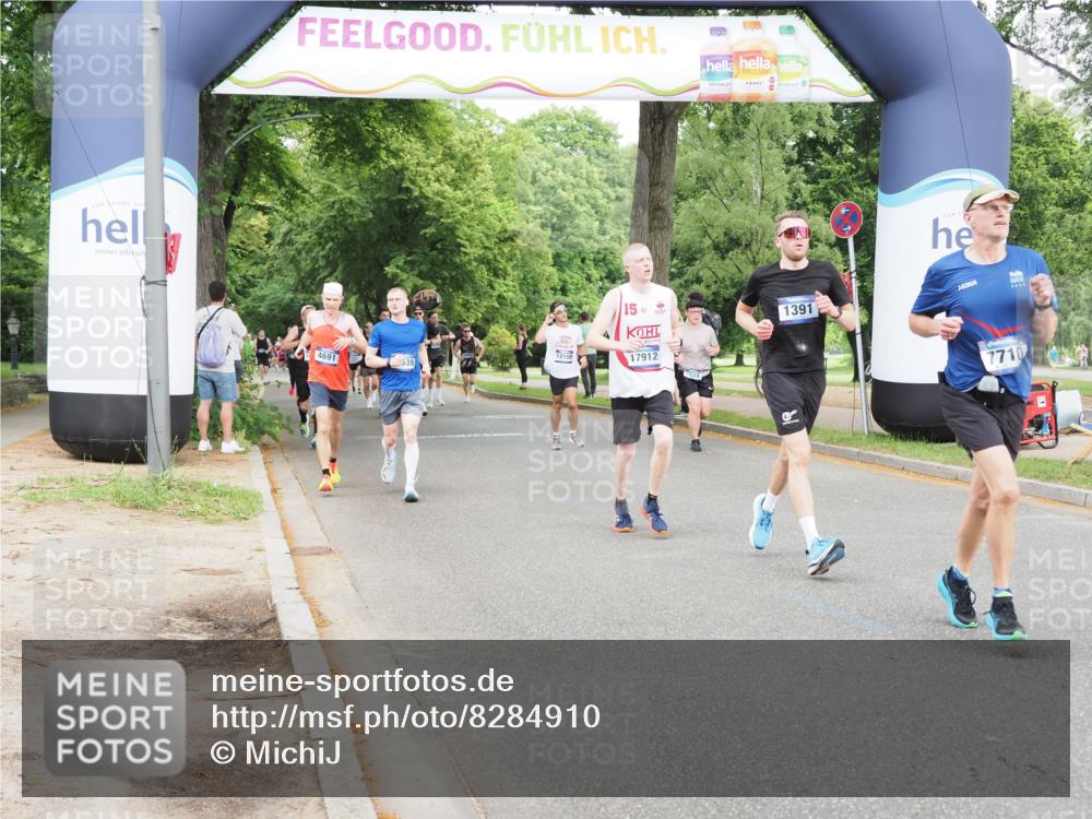 29.06.2025 - hella hamburg halbmarathon MichiJ http://msf.ph/oto/8284910 29.06.2025 10:32:44 Zwischen KM18-KM19 1057, 1391, 1902, 3098, 6903, 7710, 9302, 16062, 17748, 17912 meine-sportfotos.de