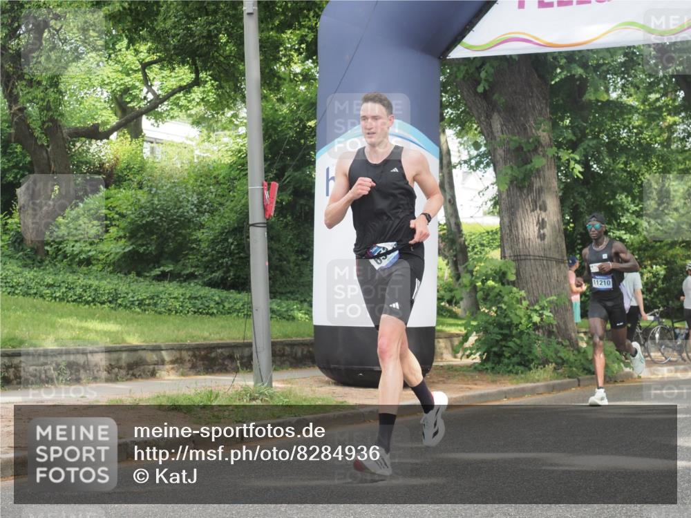 29.06.2025 - hella hamburg halbmarathon KatJ http://msf.ph/oto/8284936 29.06.2025 10:11:28 Zwischen KM18-KM19 12373, 6530 meine-sportfotos.de